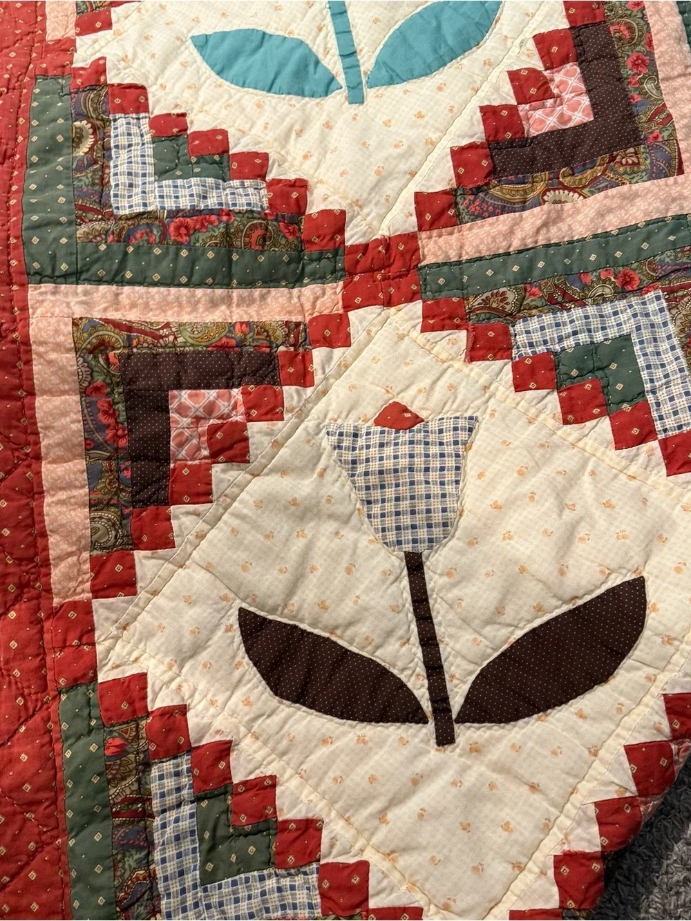 Vintage handmade floral tulip patchwork Quilt handmade machine sewn folk art